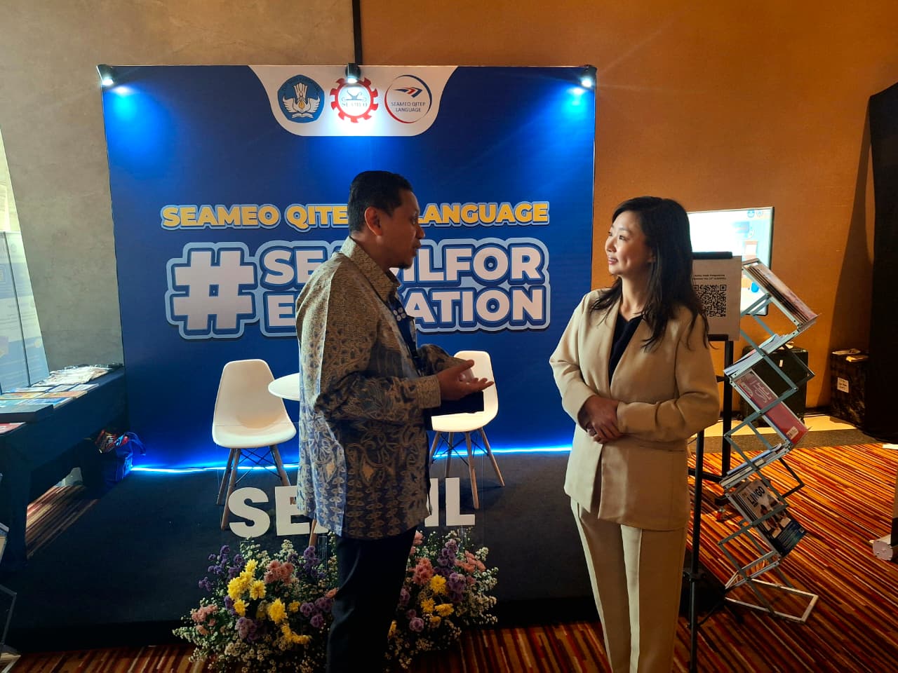 1761192485224681.jpg Meet the director.jpg